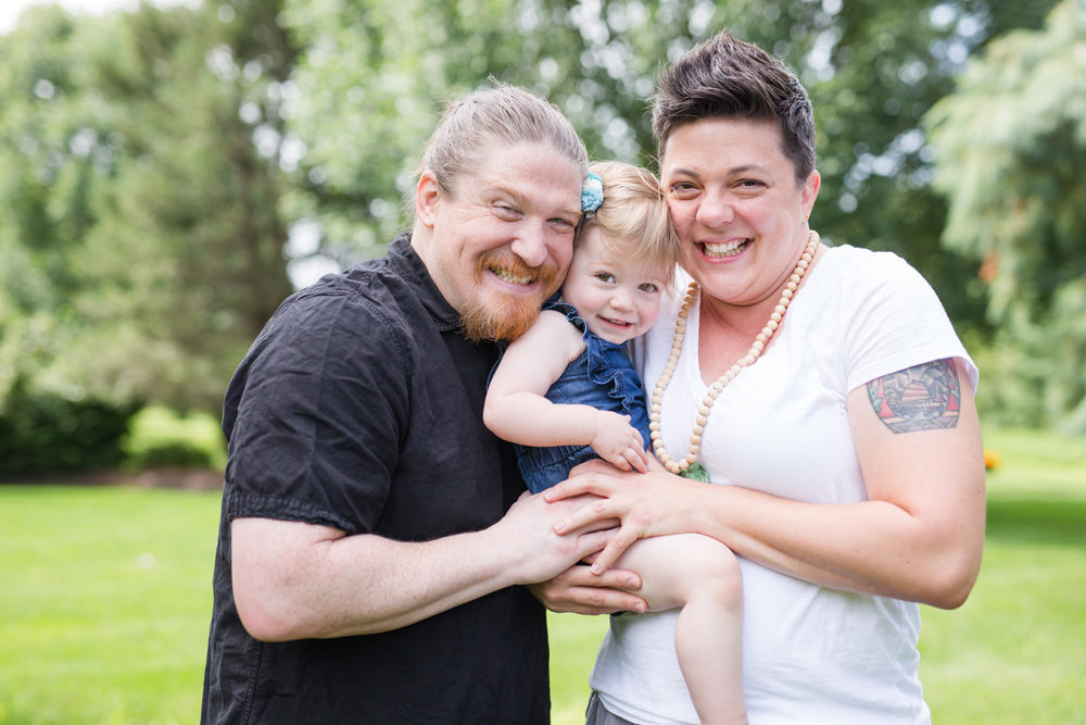 portrait pose family of 3