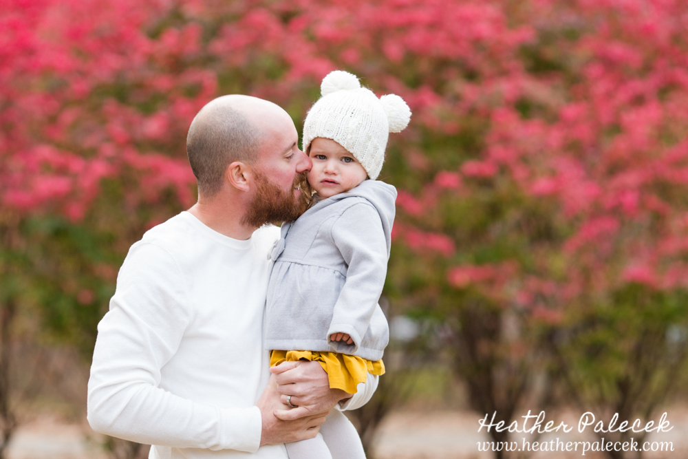 Family Fall Photo Shoot in Front Yard